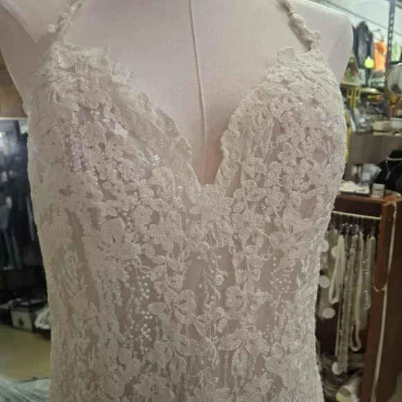 Rosa Clara "Debrah" Wedding Gown (Unaltered) - Picture 3 of 12